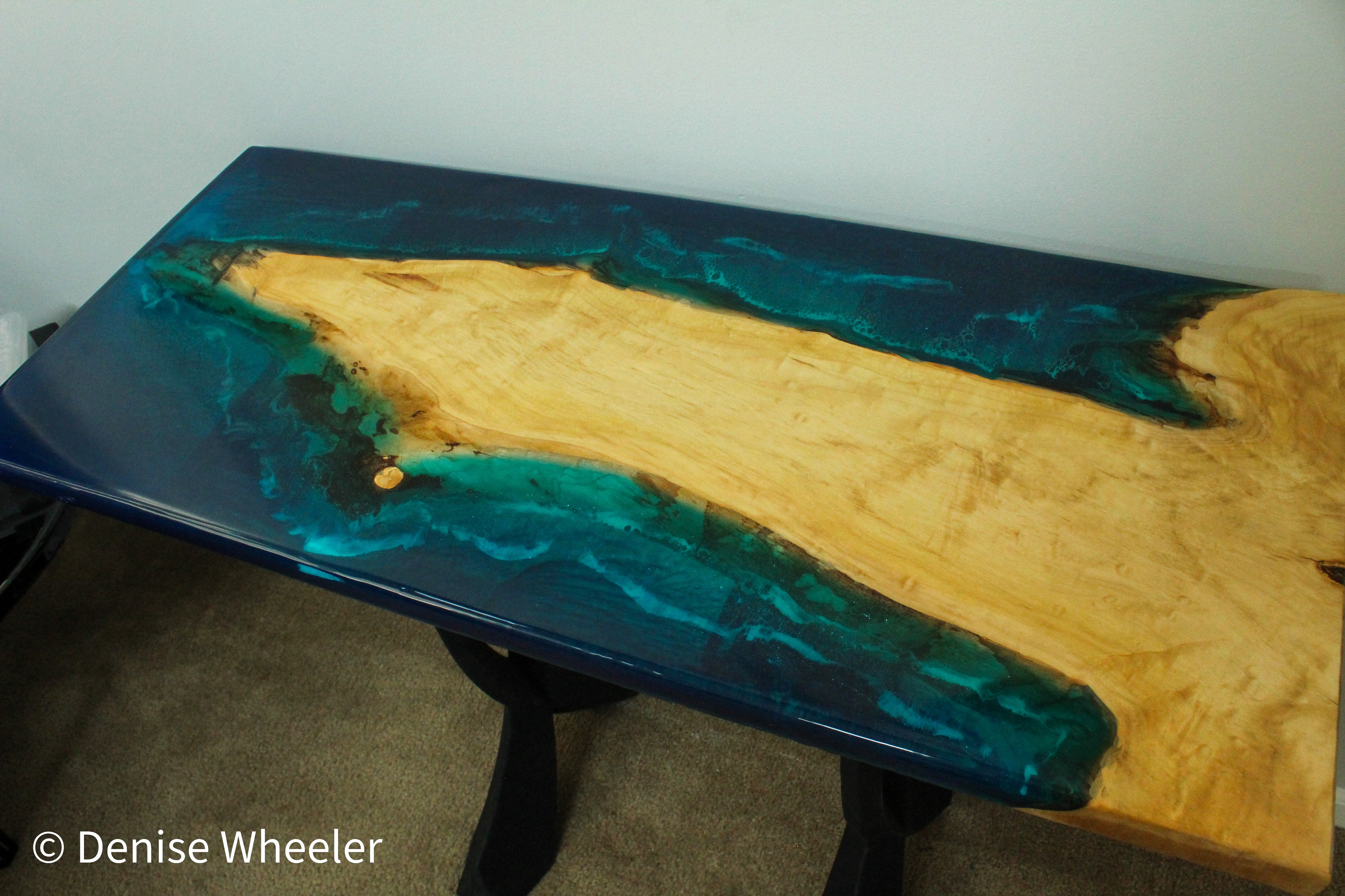 Island Ocean table